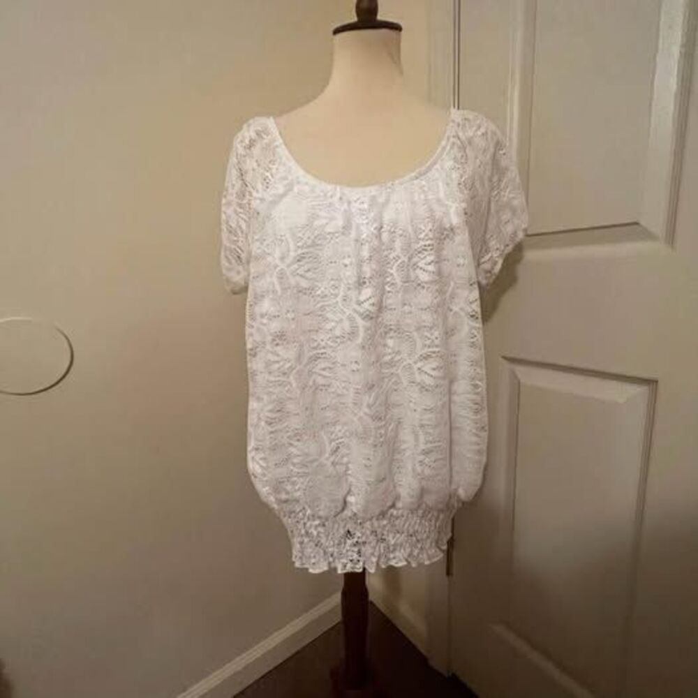 Blouse 1X Mix & Co. Lace White tapered bottom 21"=pit-pit  25"-28"=length C2913